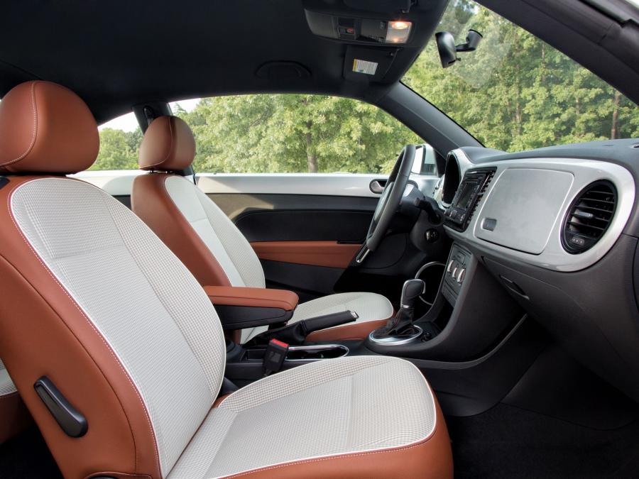  Volkswagen Beetle Classic 2015 года  (фото 2 из 4)
